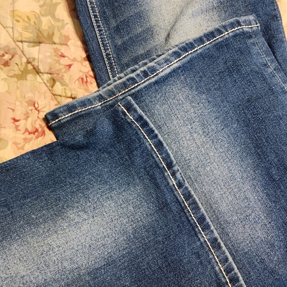 Rock & Roll Cowgirl Jeans - Picture 3 of 6